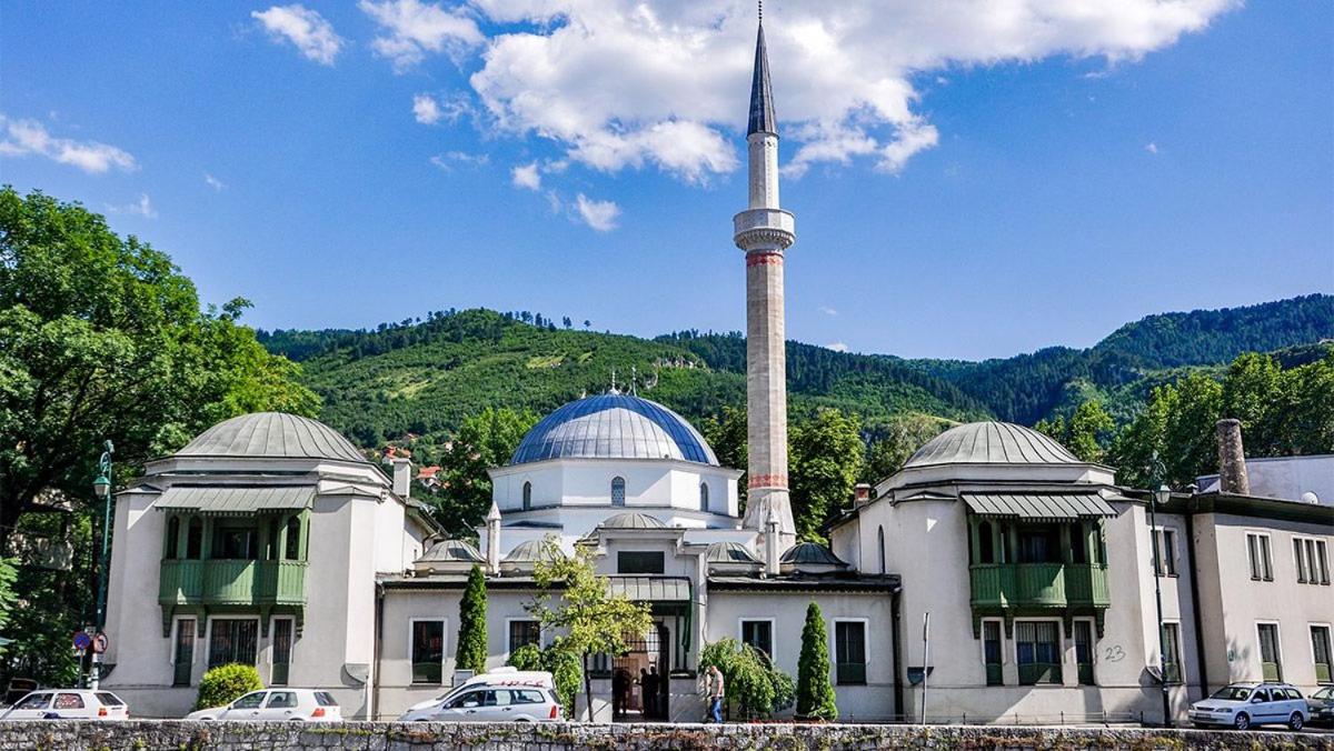 Latin Bridge Sarajevo - 3 Room Apartment, 80m2 in Villa with free private parking - Old Town Sarajevo