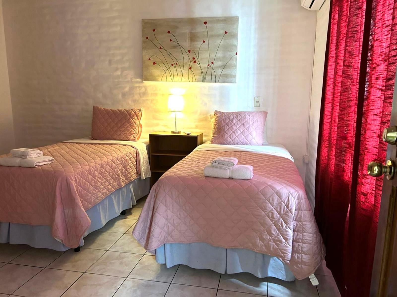 Sweet Home in the heart of Zona Rosa, San Benito view 2