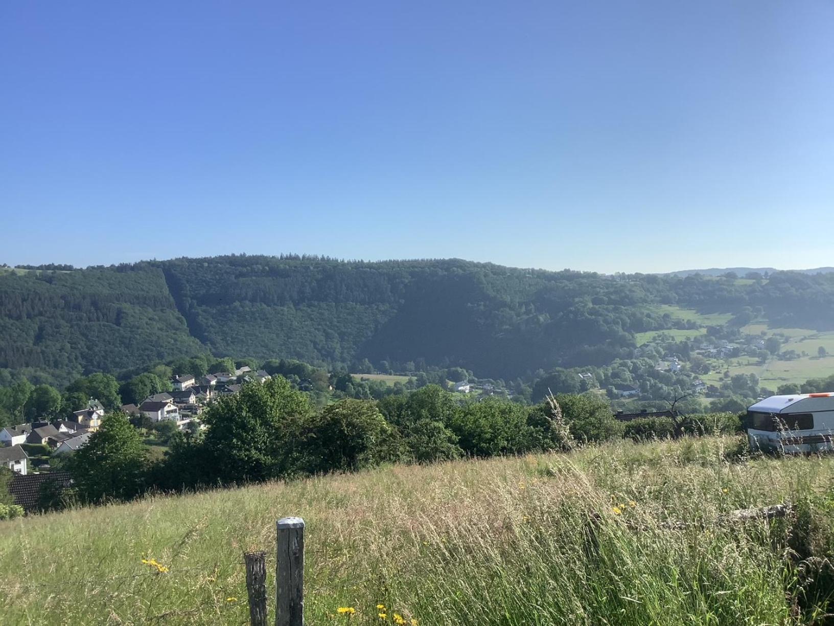 Berg Blick Eifler Bauernhaus modern restauriert