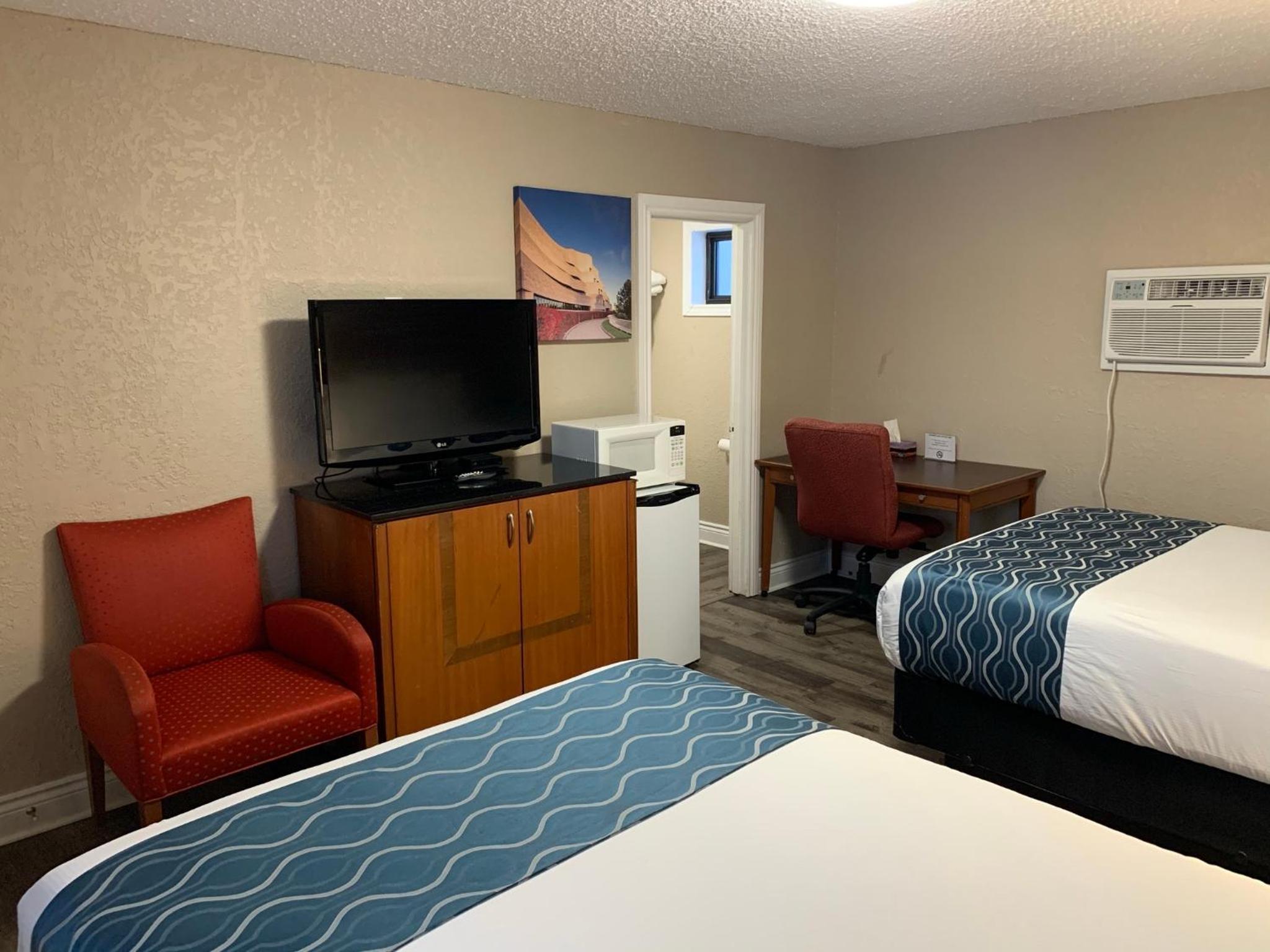 Champlain Motor Inn view 5