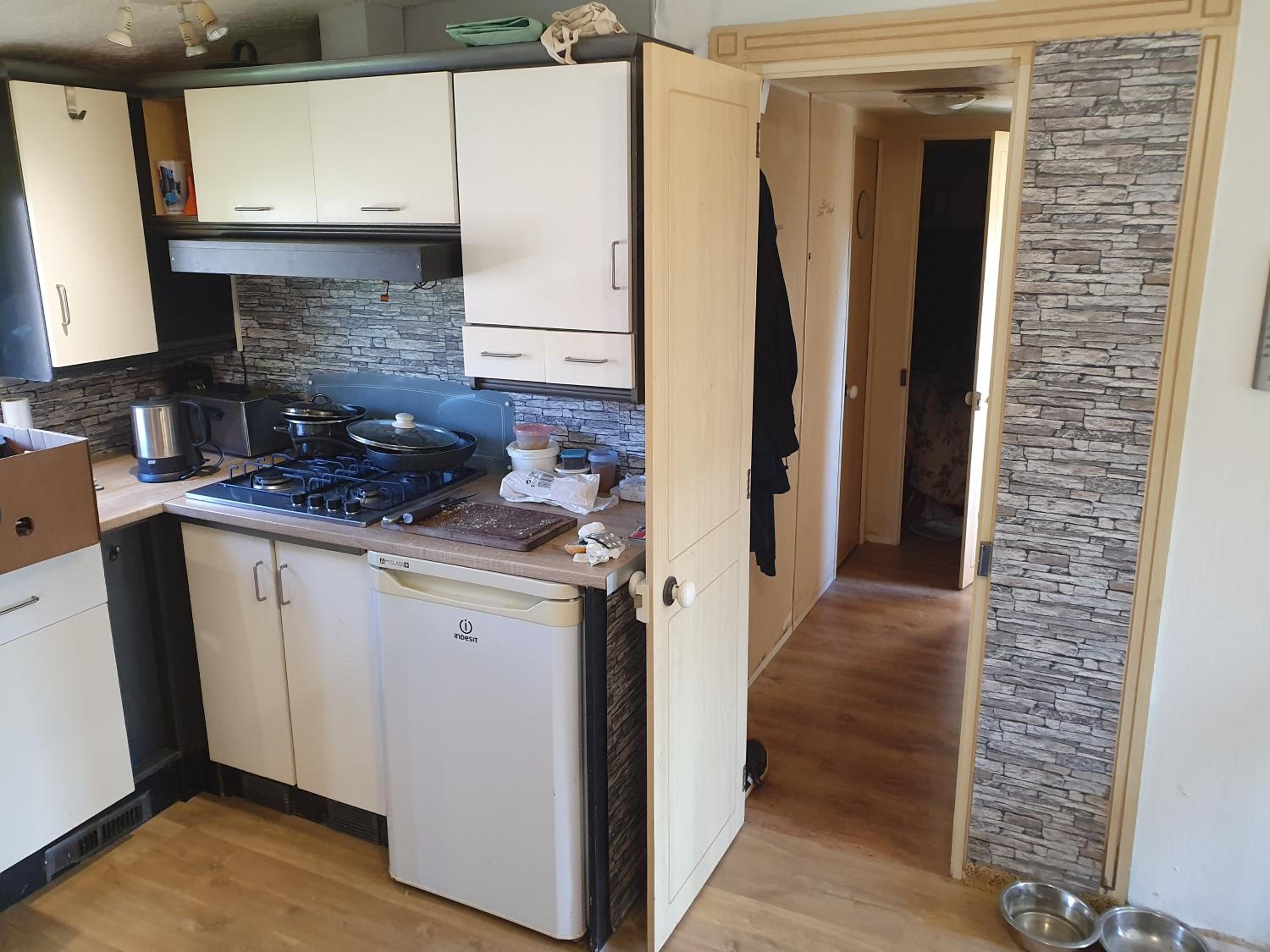 Bungalow 12mx3,60m avec grand jardin