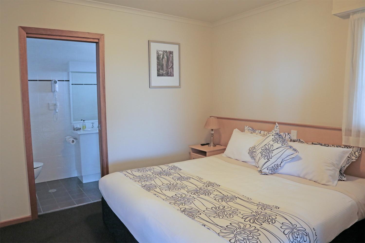 Amooran Oceanside Apartments and Motel