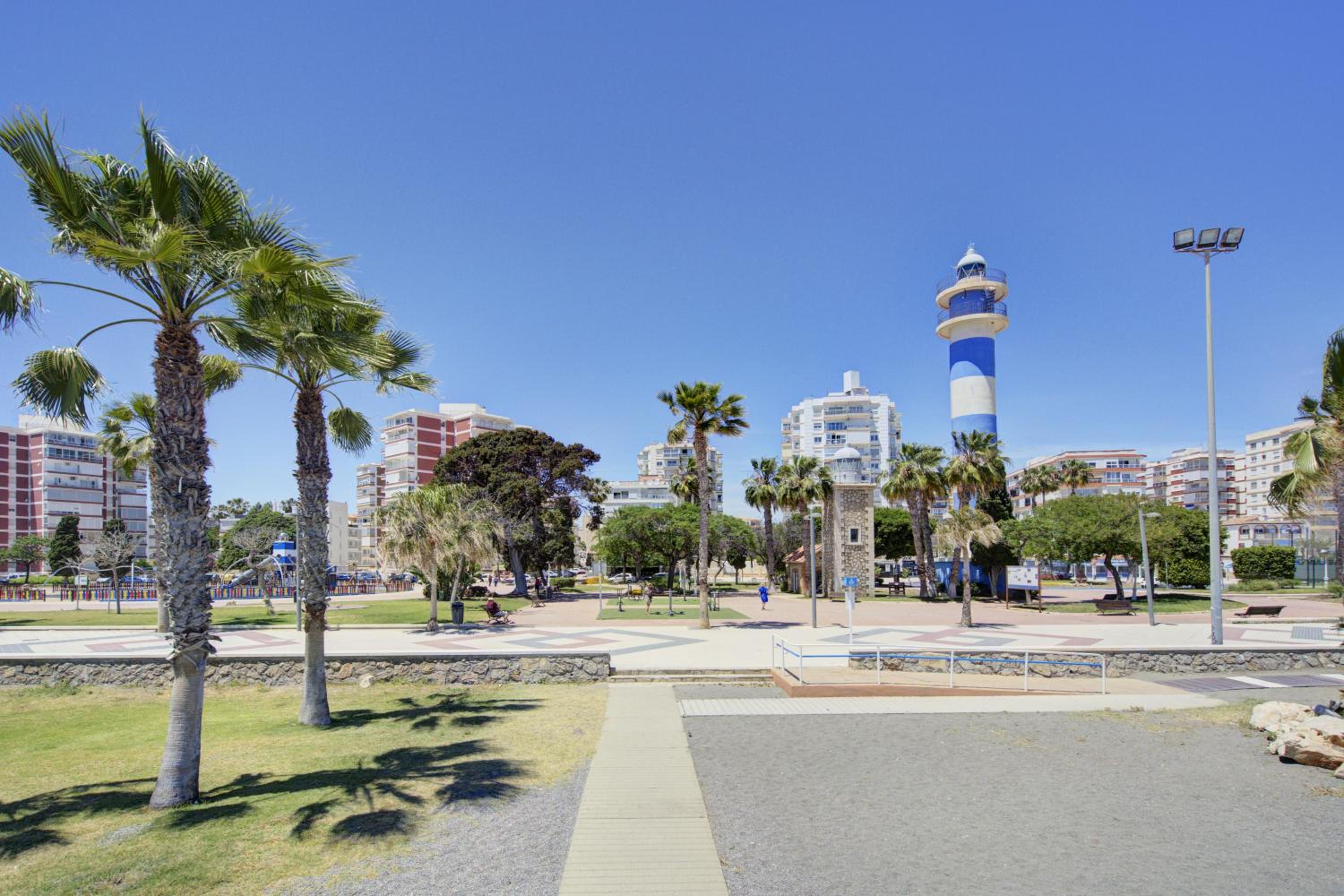 NUEVO piso centro Torre del Mar view 5