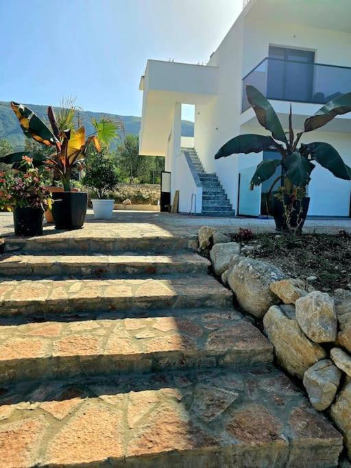 Ambelas Getaways