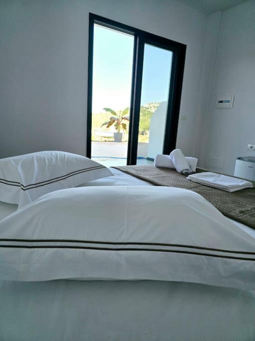 Ambelas Getaways