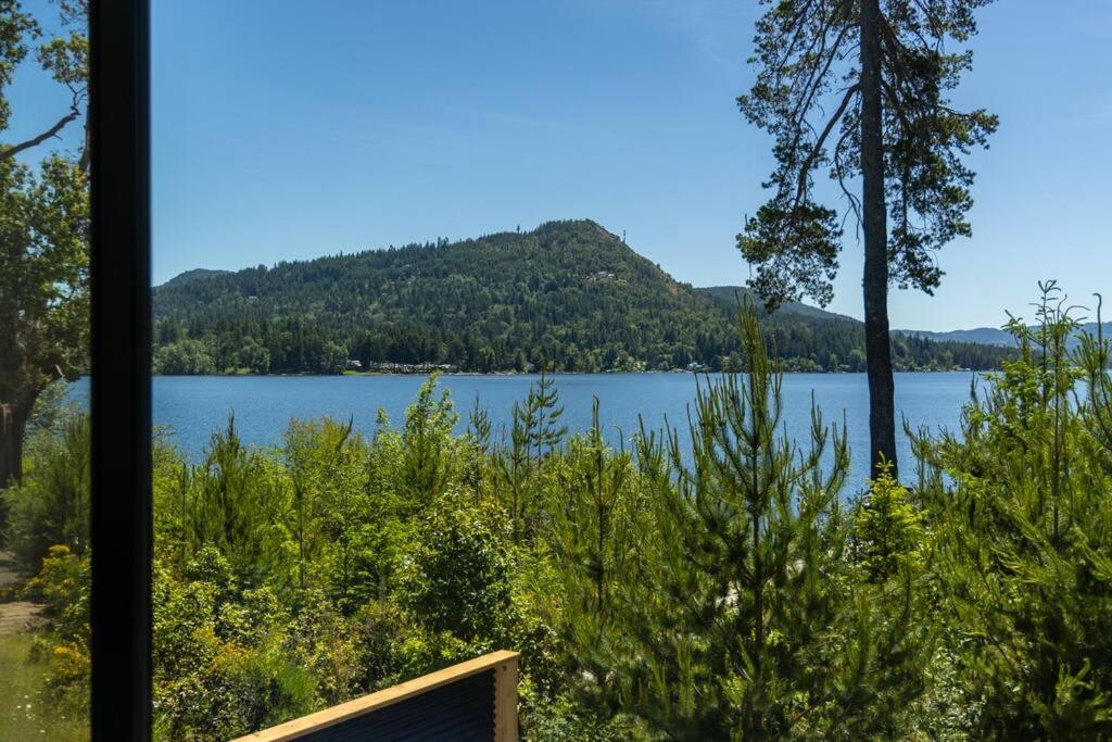 Kelly's Lakefront Hideaway