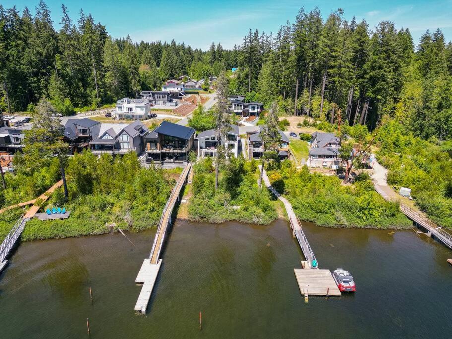 Kelly's Lakefront Hideaway