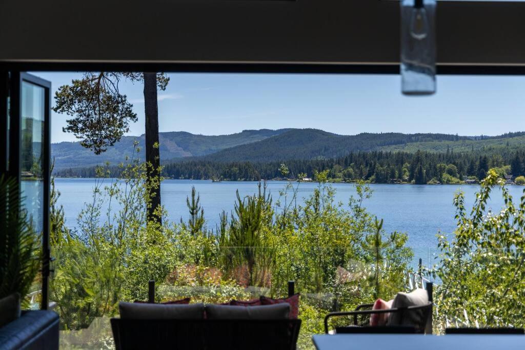Kelly's Lakefront Hideaway