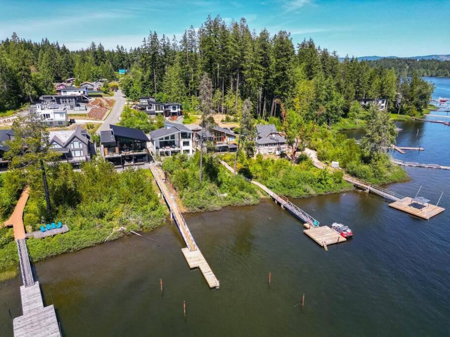 Kelly's Lakefront Hideaway