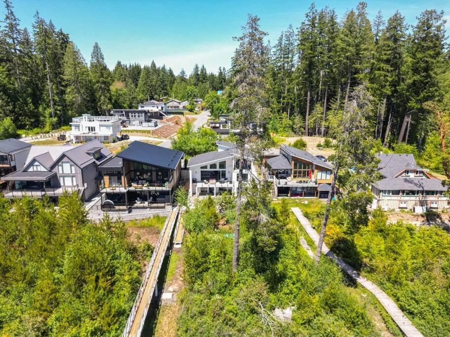 Kelly's Lakefront Hideaway
