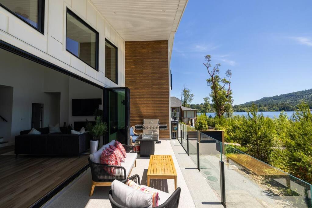Kelly's Lakefront Hideaway