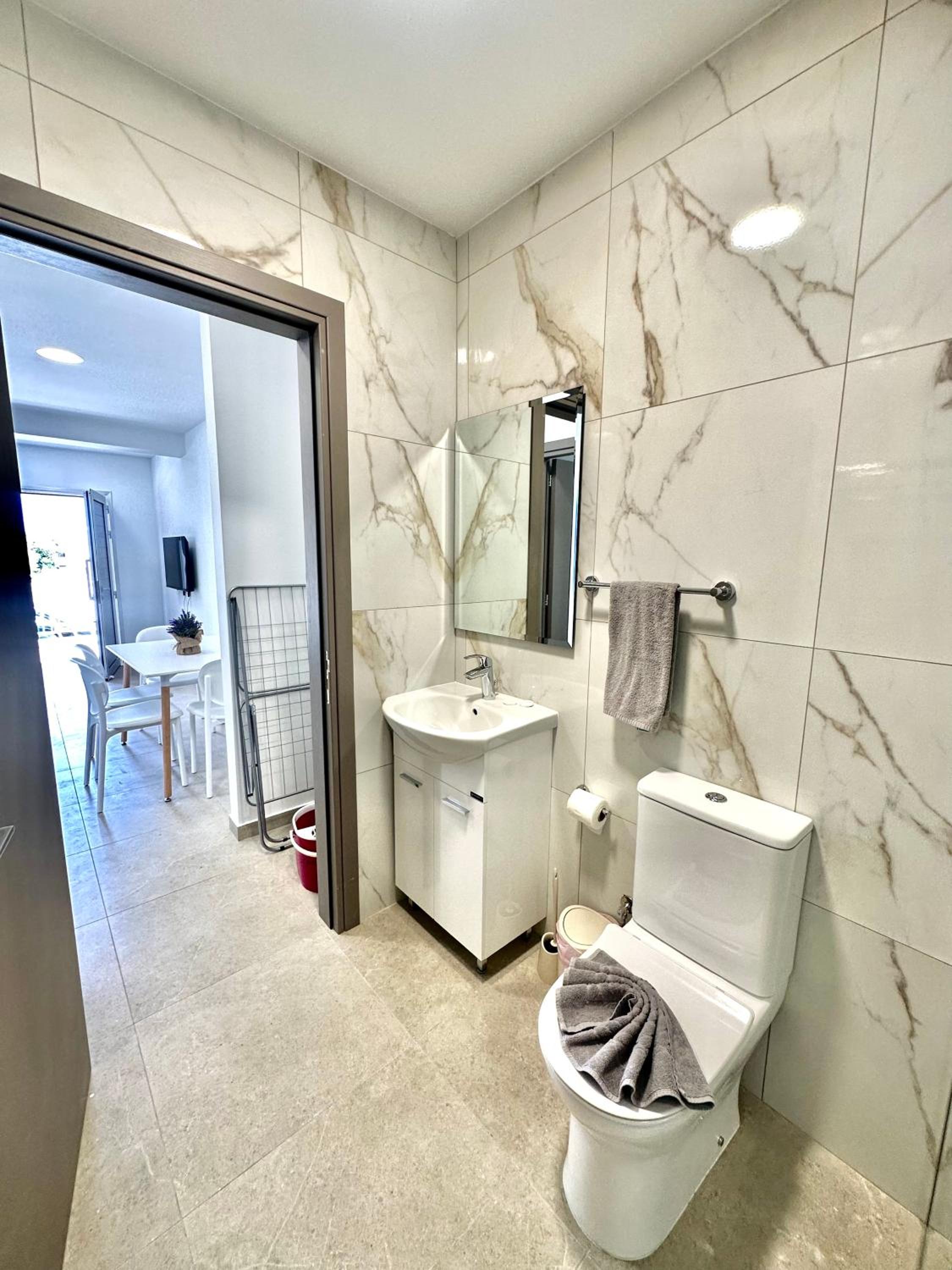 Serene Napa Suites - Heart of Ayia Napa
