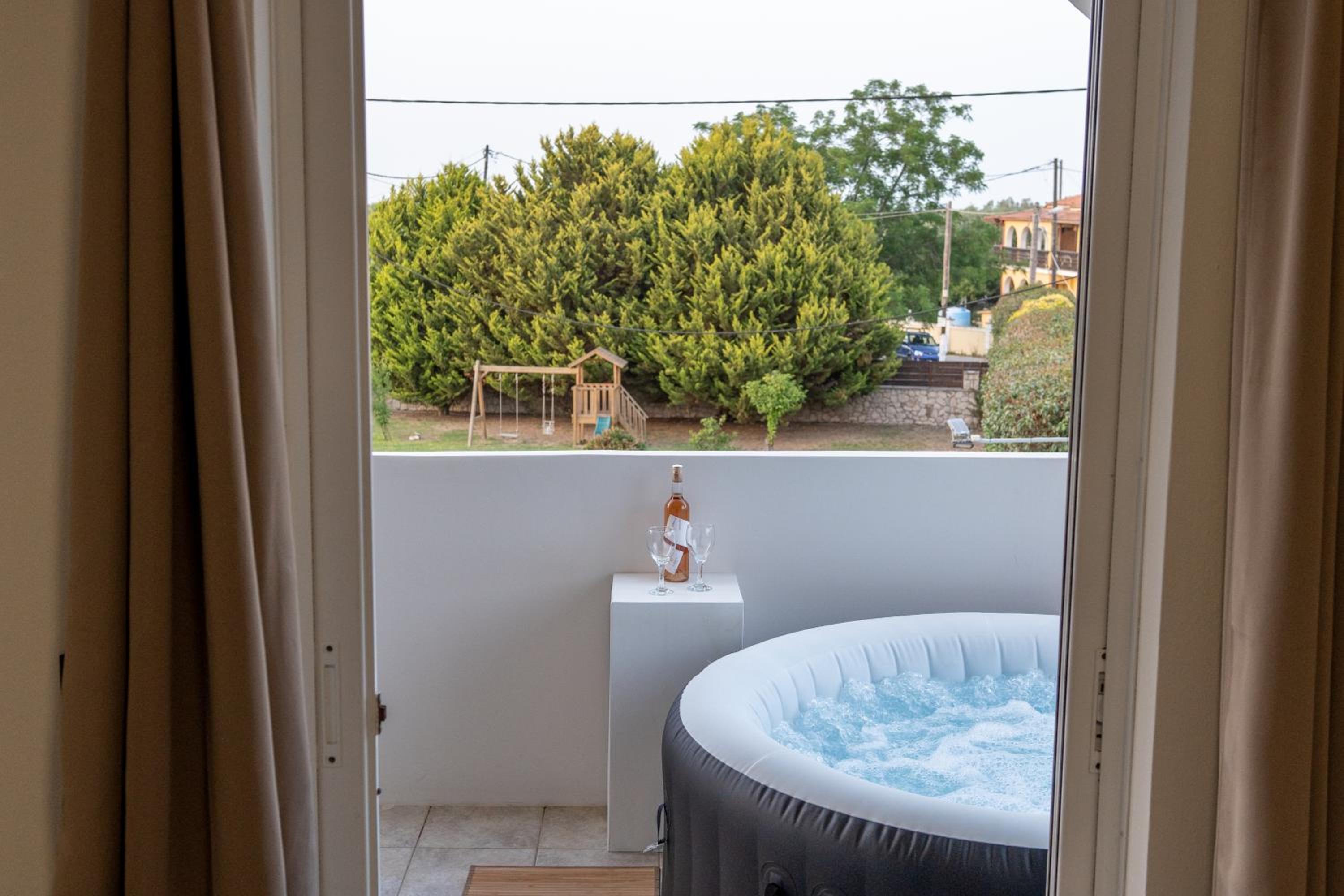 Mamfredas Suites photo 1