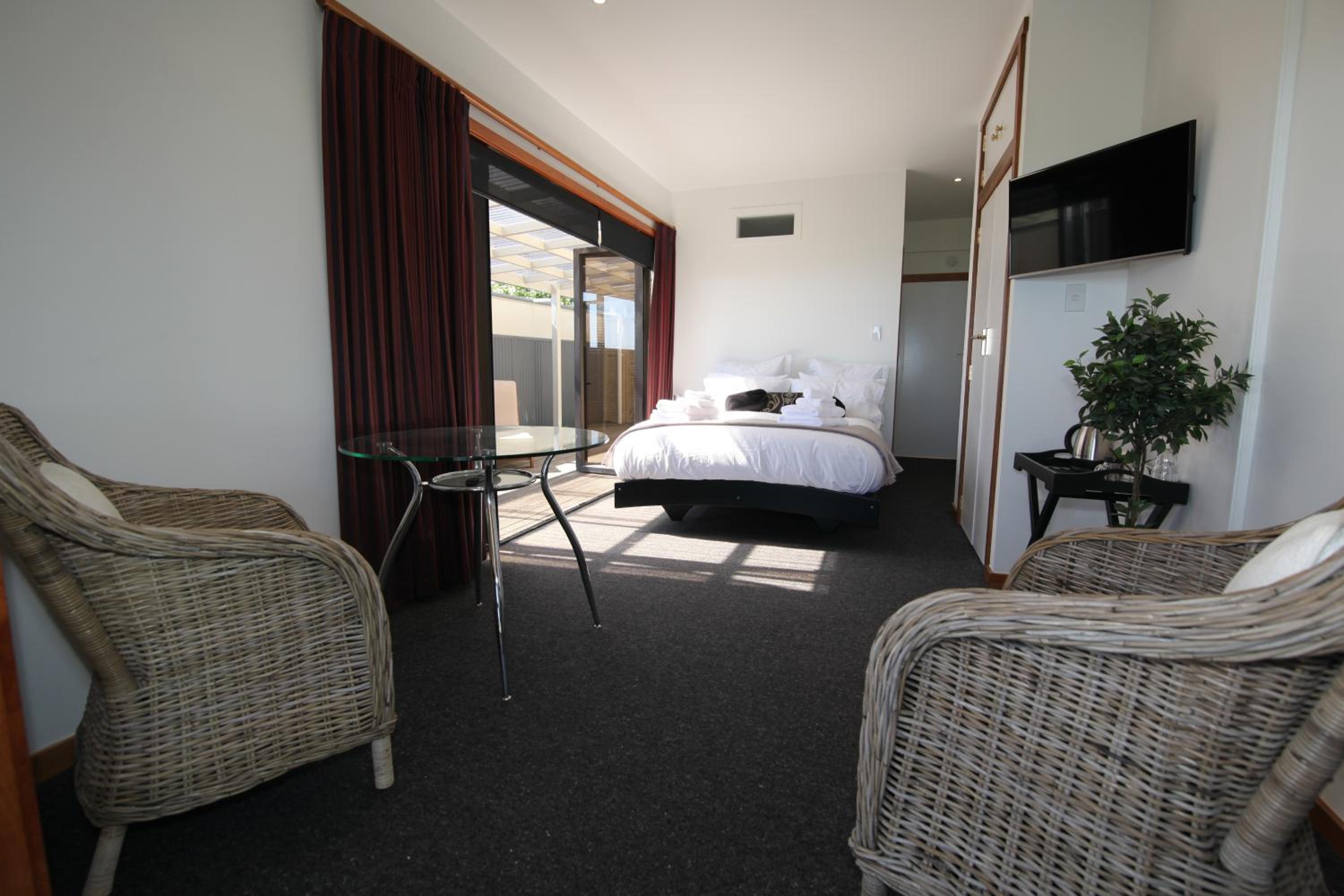 Te Puru Beach Lodge