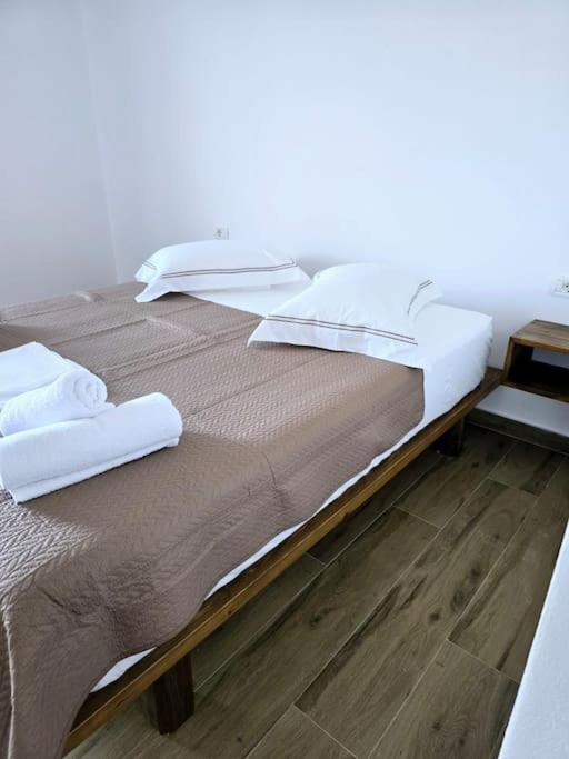 Ambelas Getaways