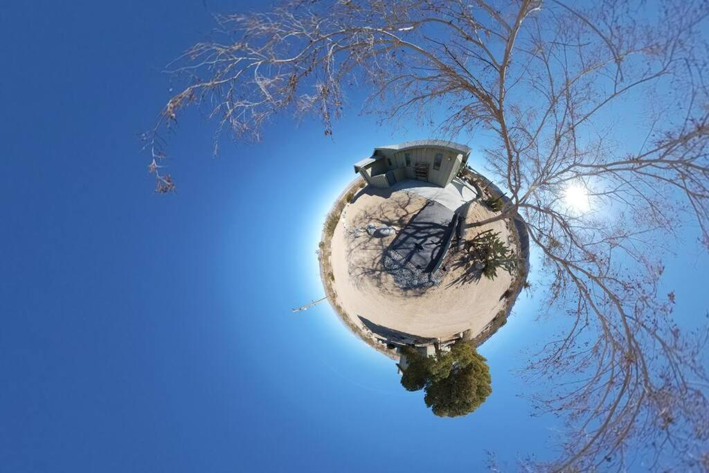 Skelton Compound