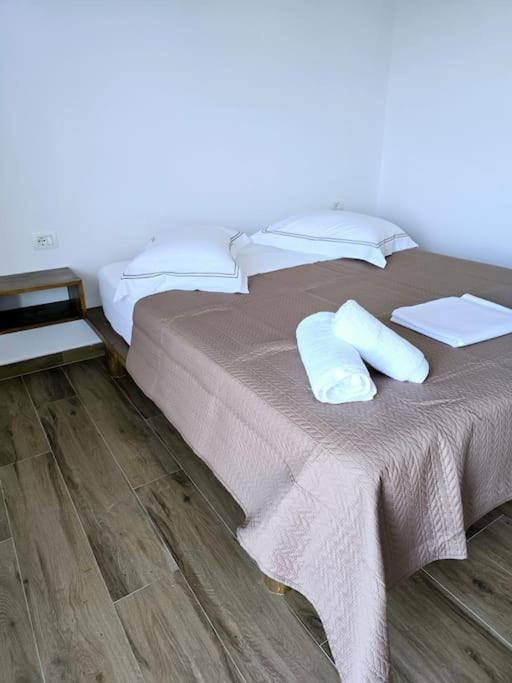 Ambelas Getaways
