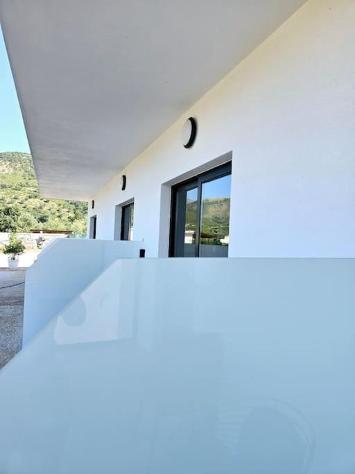 Ambelas Getaways