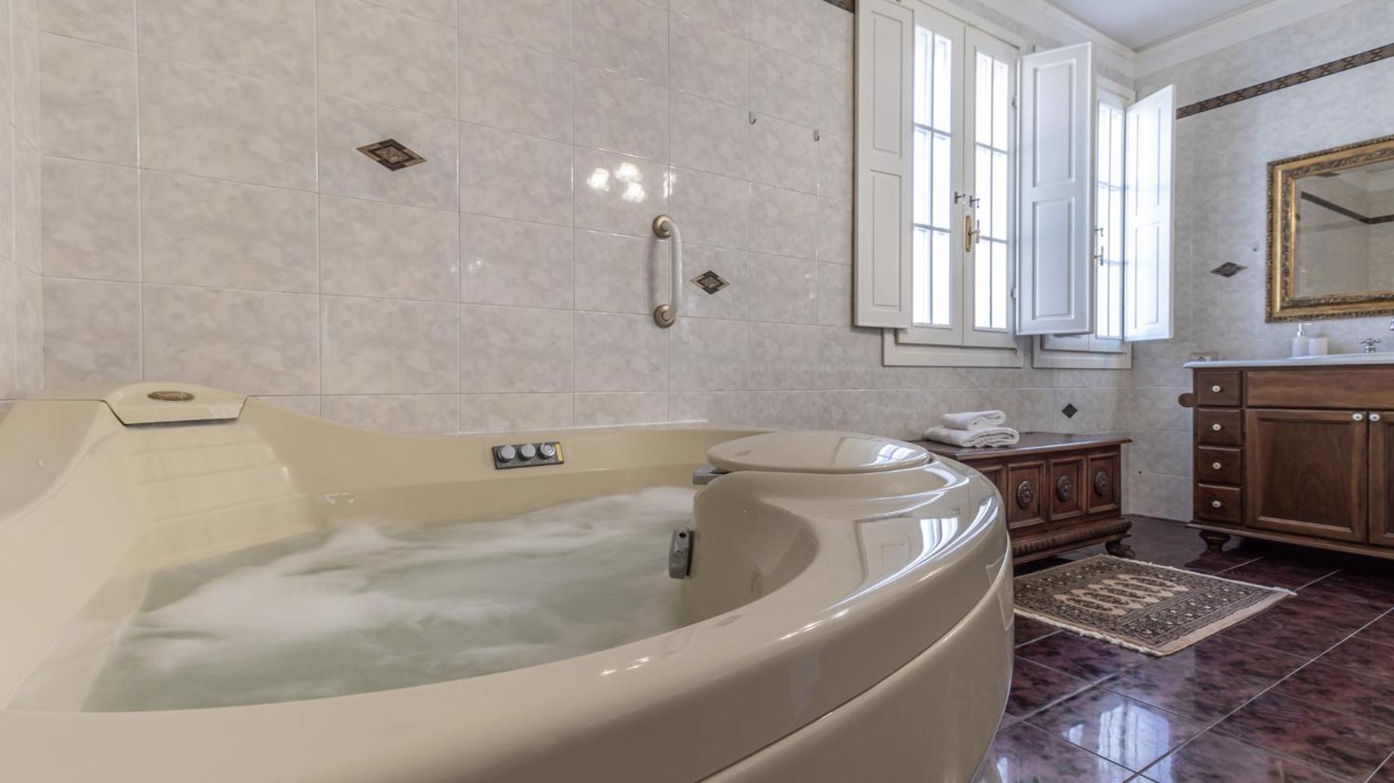 Villa Petrone - Luxury Home tra Bologna e Modena - Wi-Fi, Biliardo, Jacuzzi privata view 5