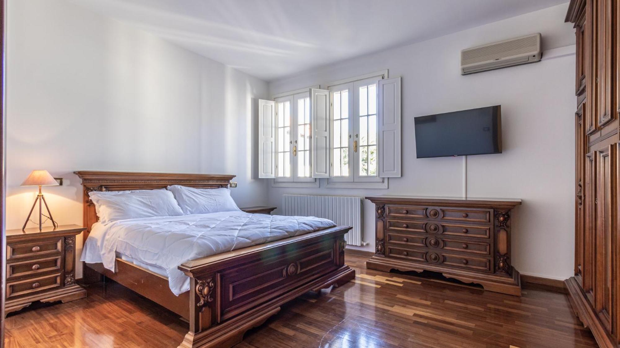 Villa Petrone - Luxury Home tra Bologna e Modena - Wi-Fi, Biliardo, Jacuzzi privata view 2