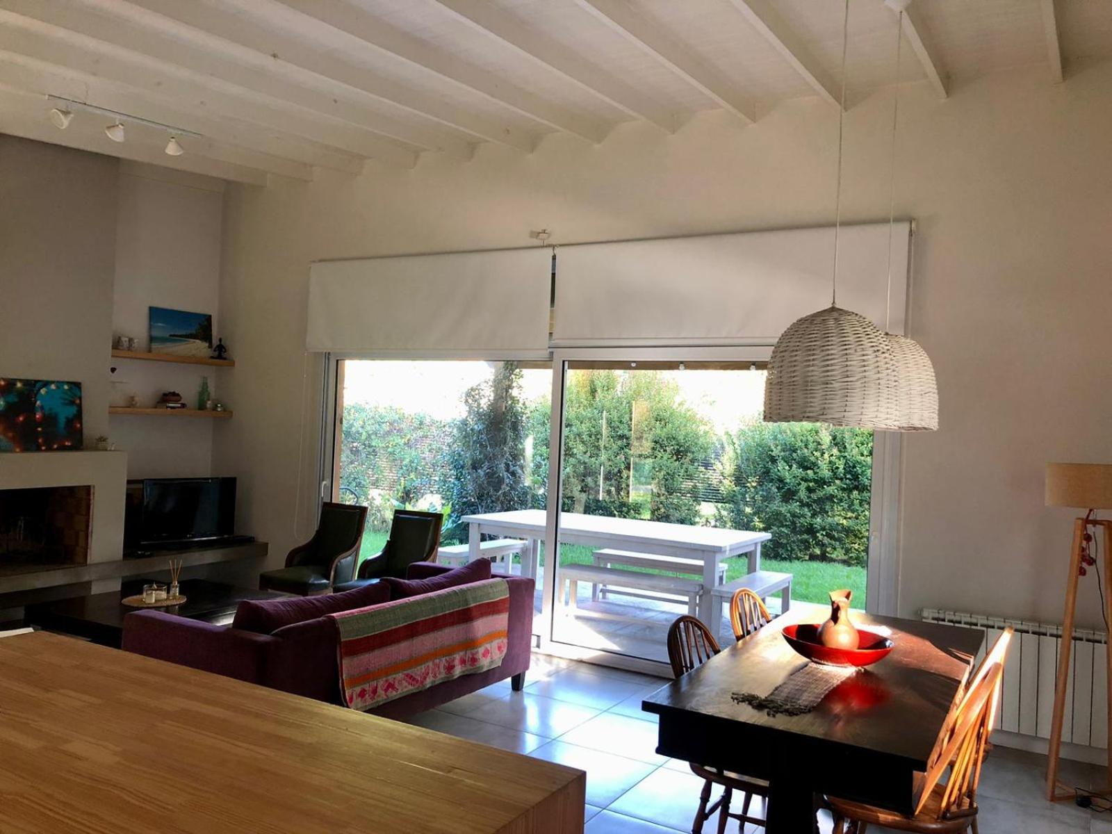 Moderna y cálida casa en el Bosque Peralta Ramos para relajarse y disfrutar de la Naturaleza en Mar del Plata