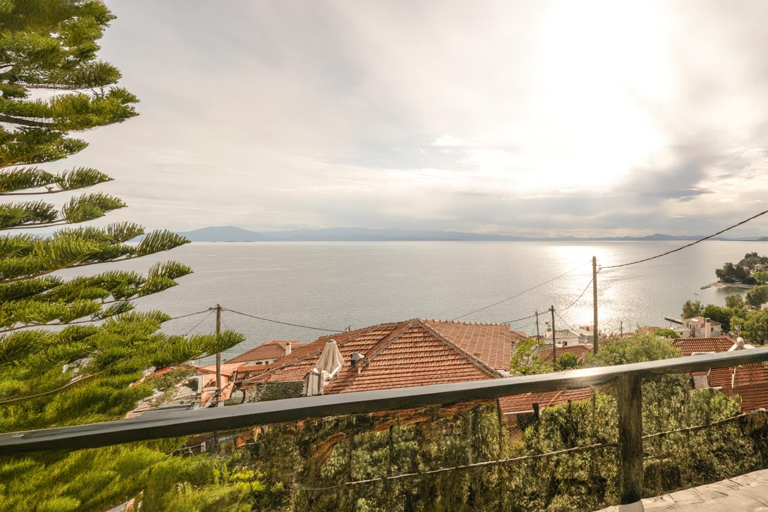 MESONISI maisonette