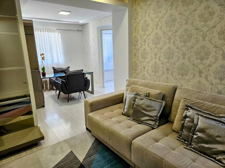 Apartamento mobiliado no Juvevê - com vaga
