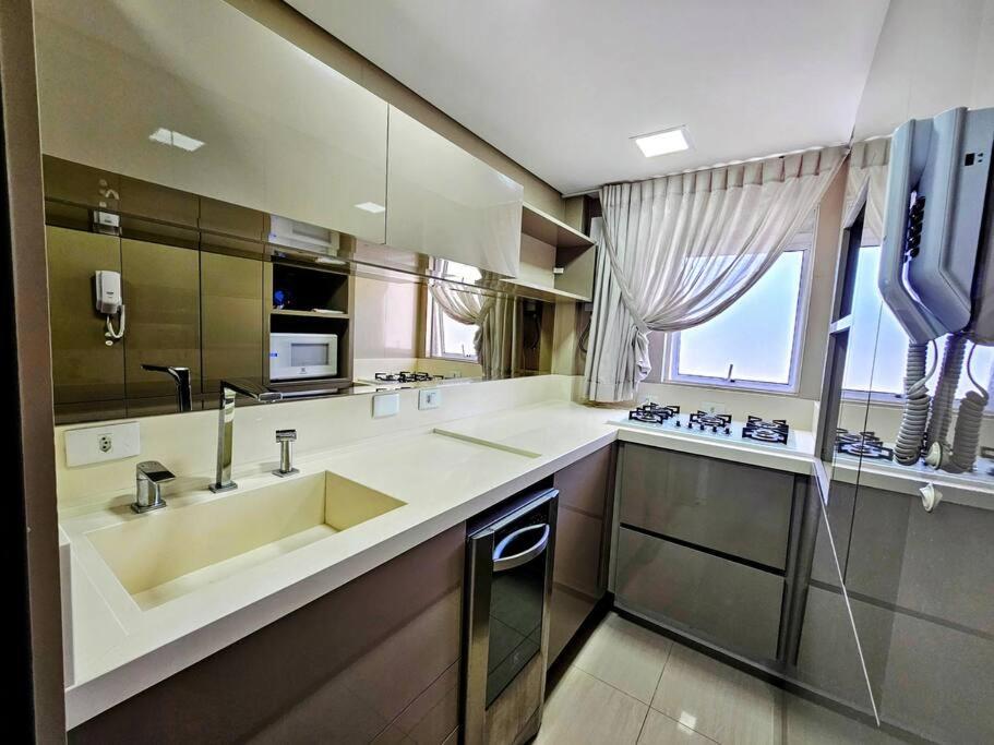 Apartamento mobiliado no Juvevê - com vaga