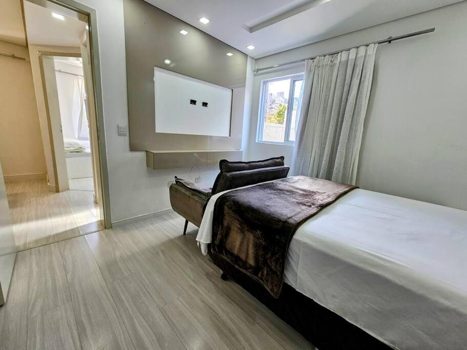 Apartamento mobiliado no Juvevê - com vaga