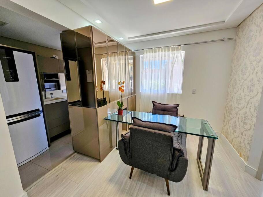 Apartamento mobiliado no Juvevê - com vaga