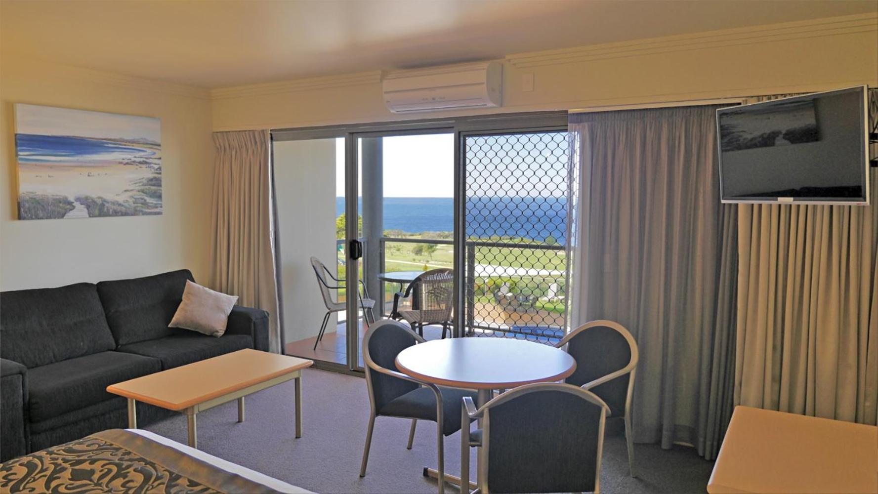 Amooran Oceanside Apartments and Motel