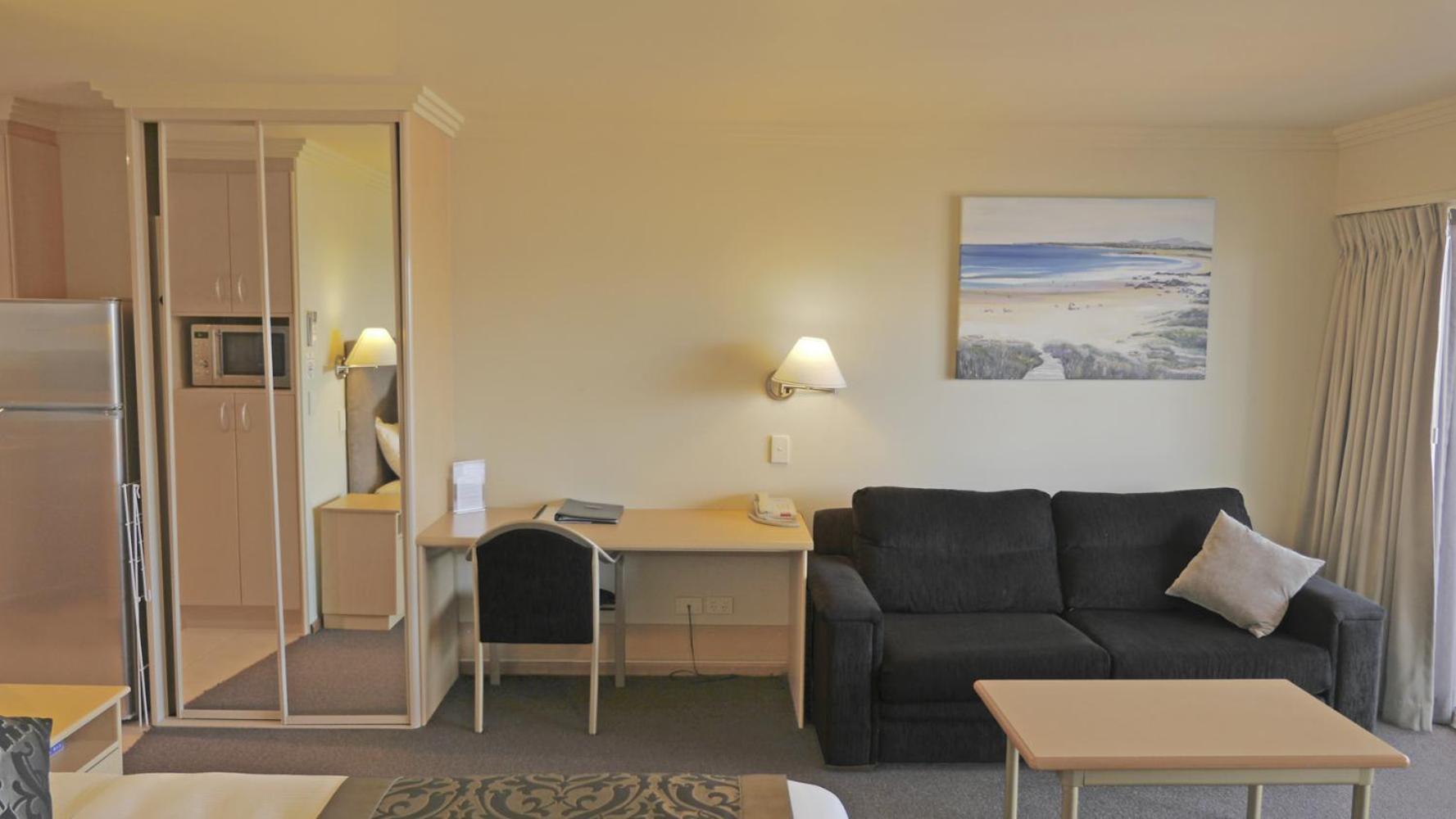 Amooran Oceanside Apartments and Motel