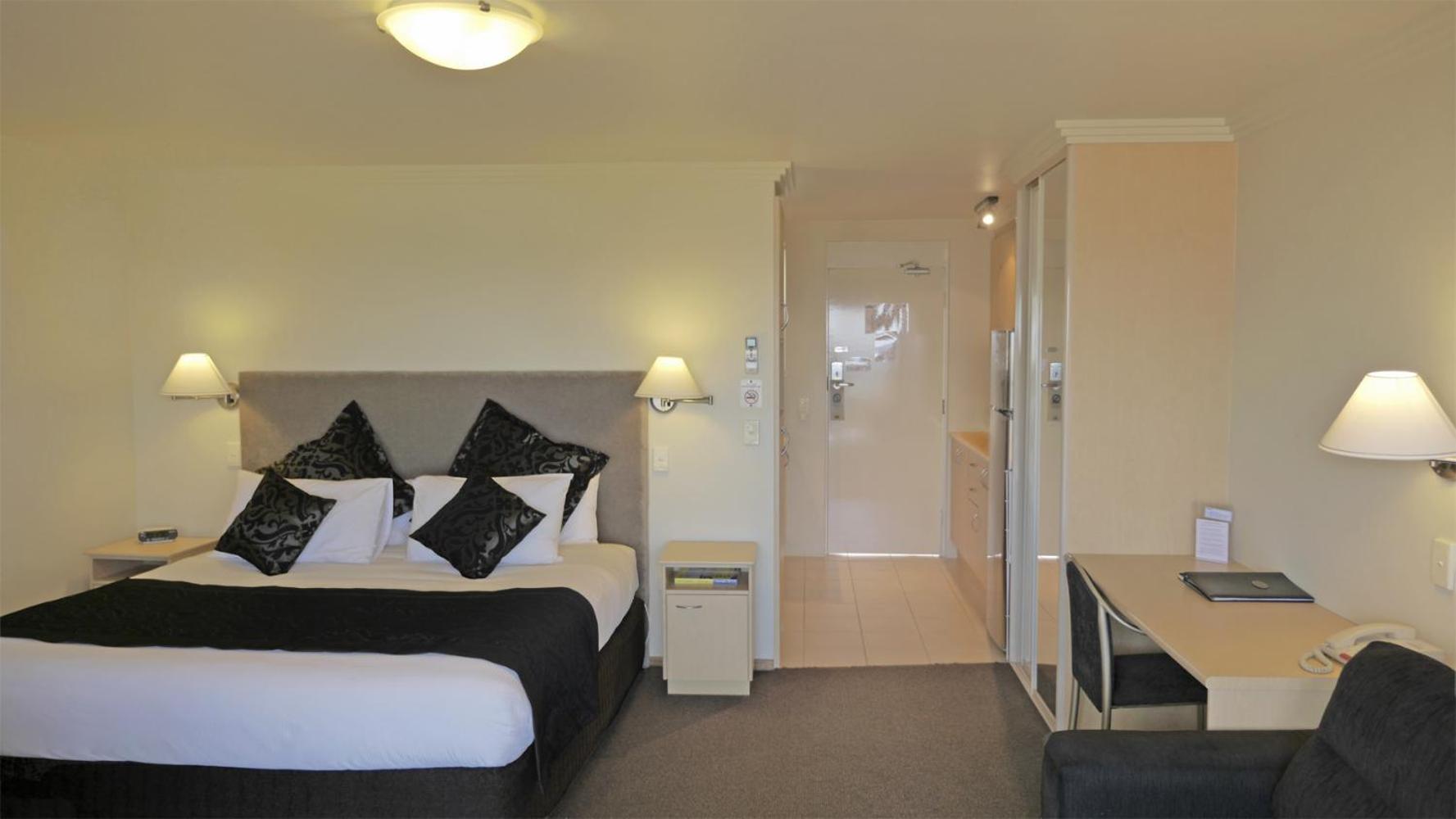 Amooran Oceanside Apartments and Motel