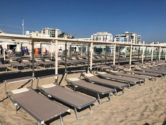 Hotel Appartamento con Terrazza Fronte Mare - Image 1