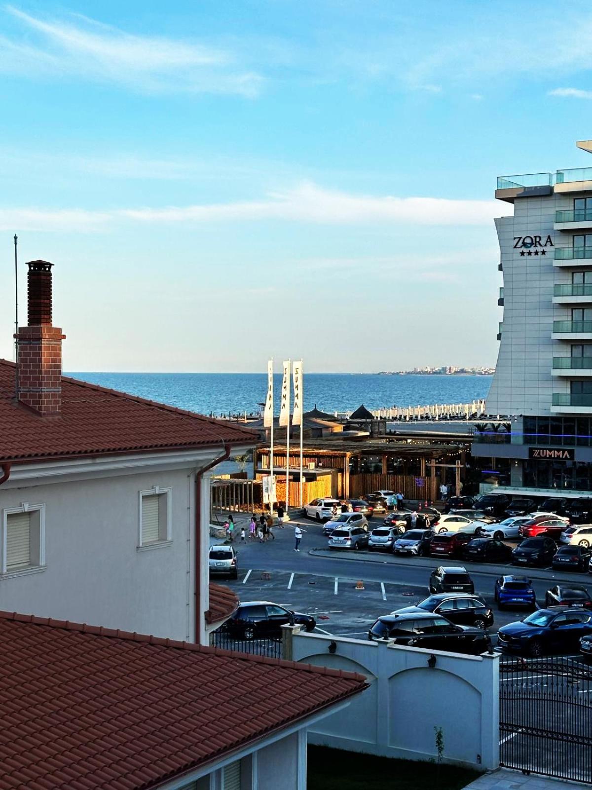 Maia Mamaia 1 BDR Apartment view 4