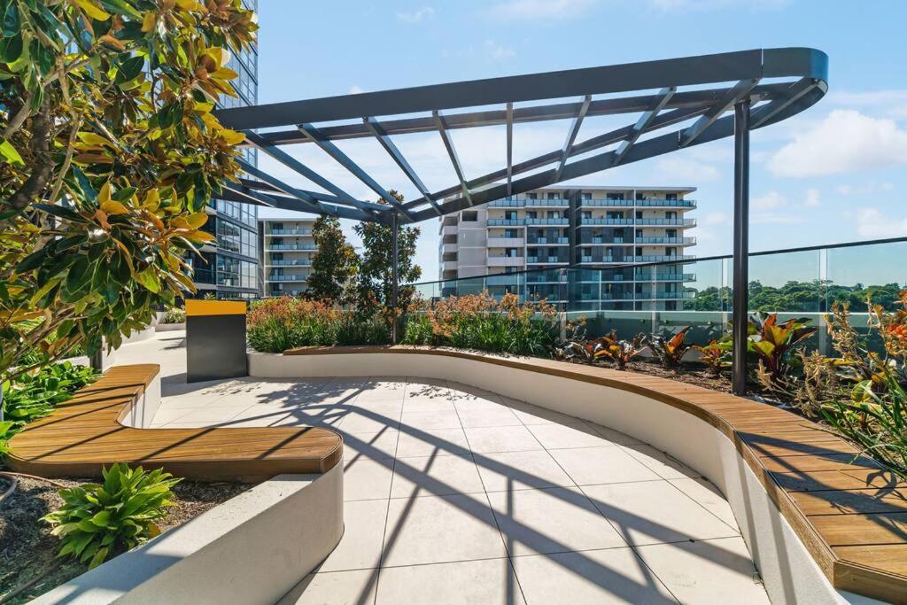 City views & New 3b2b1p Apt in Homebush