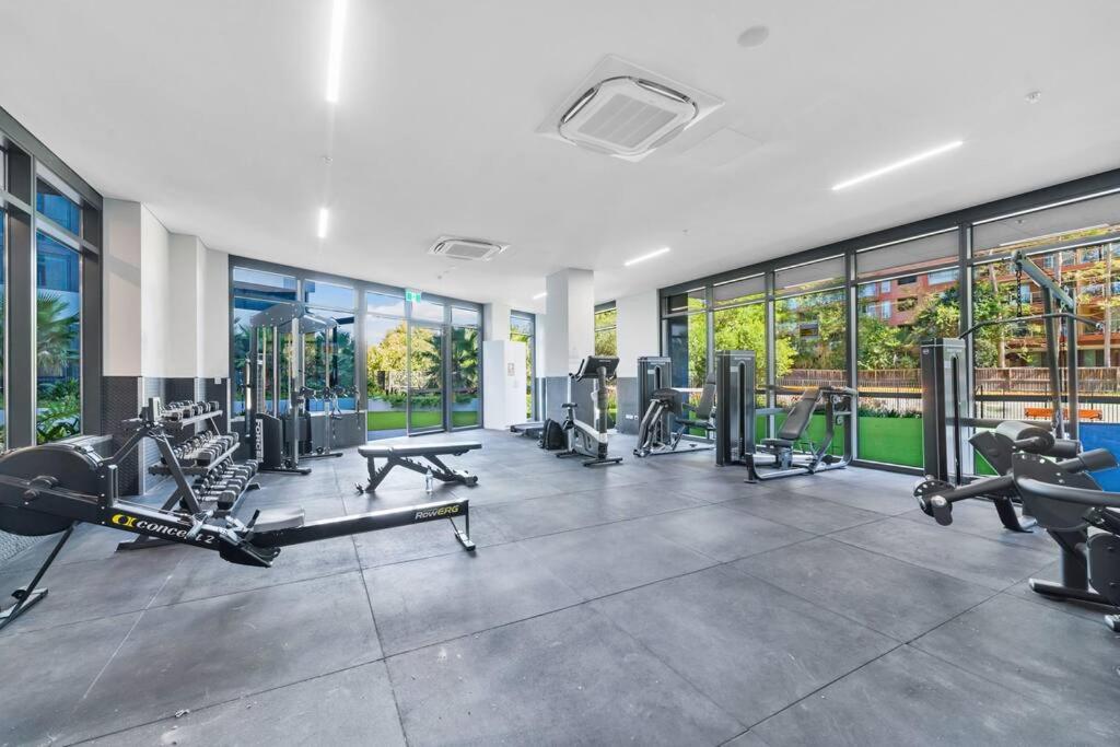 City views & New 3b2b1p Apt in Homebush