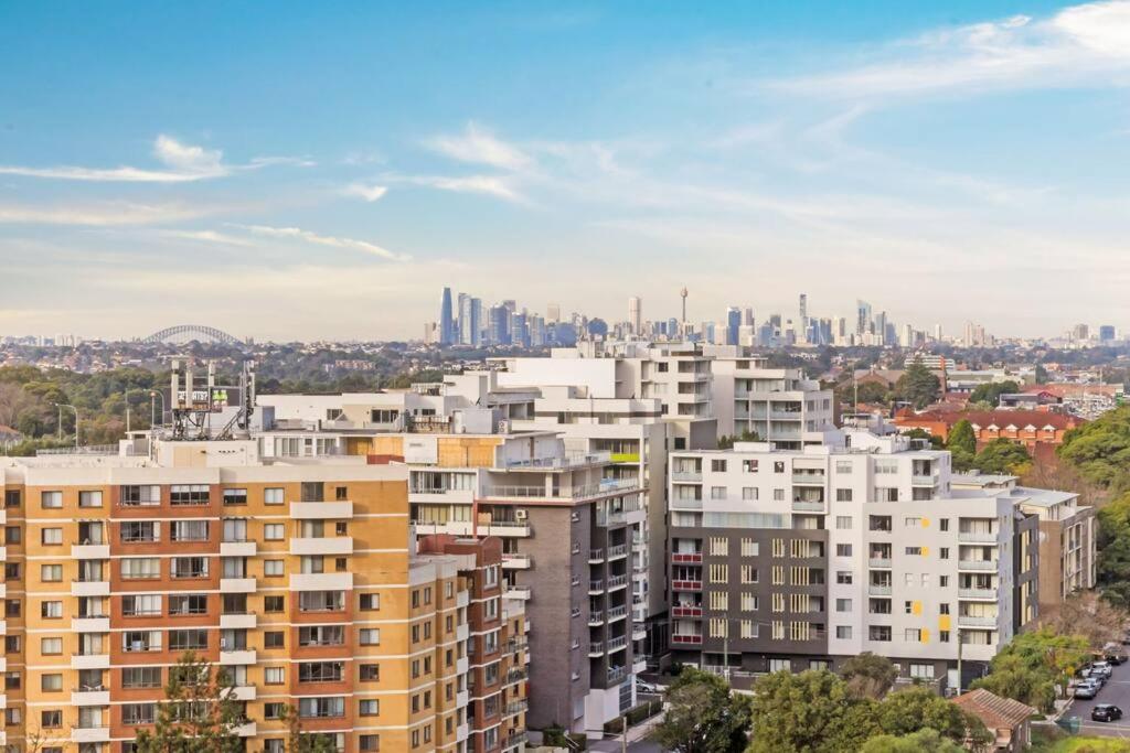 City views & New 3b2b1p Apt in Homebush