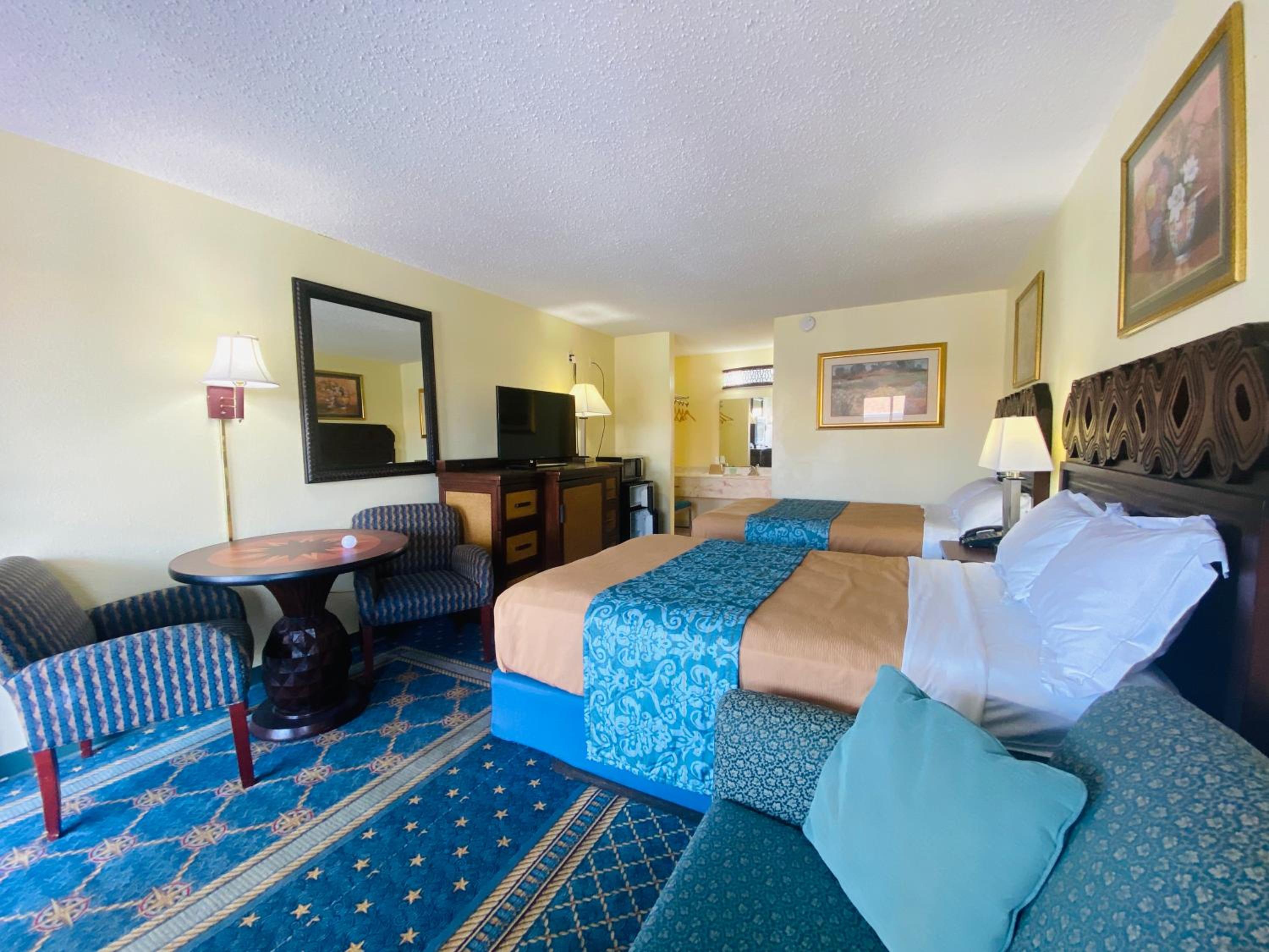 Maple Leaf Inn & Suites