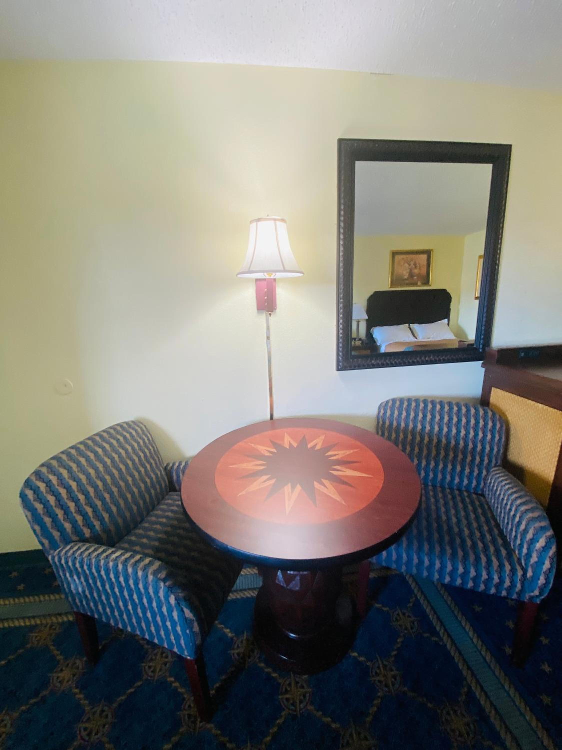 Maple Leaf Inn & Suites