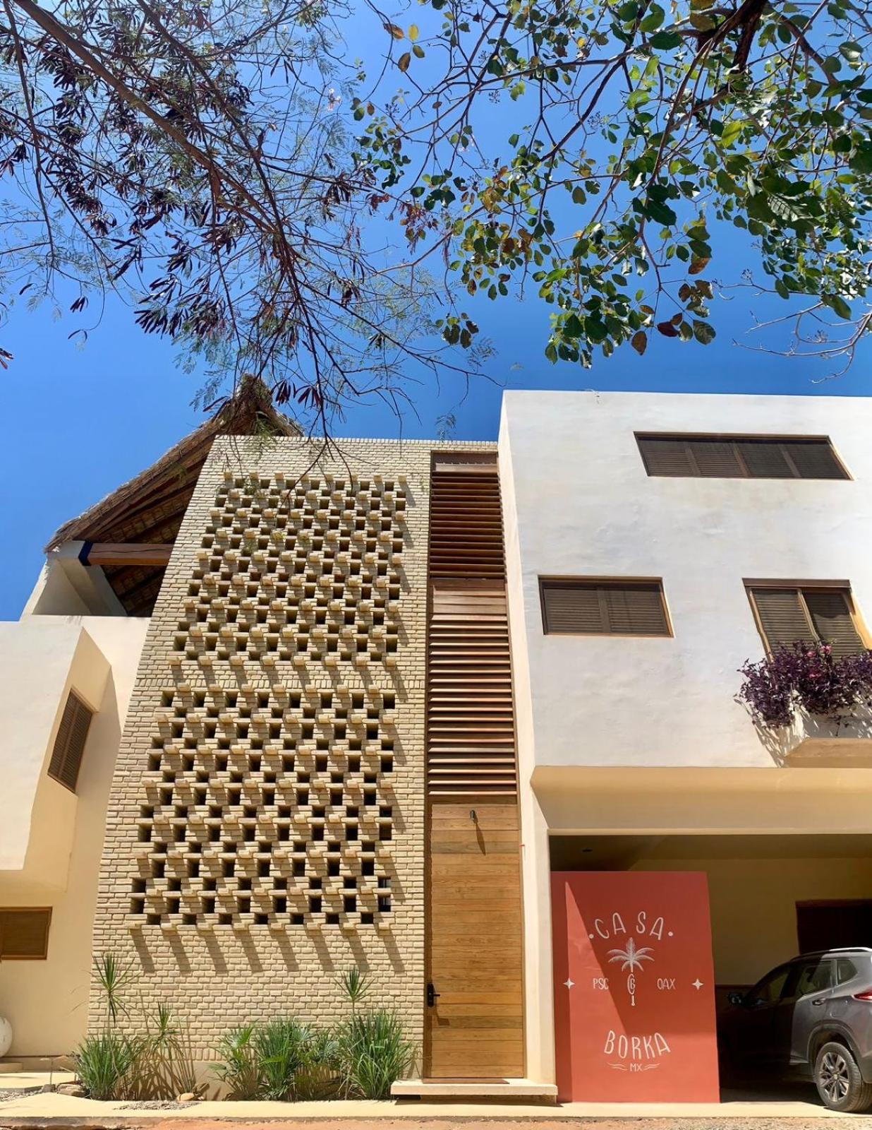 Casa Borka LUXURY FULLY FURNISHED BEACH CONDOS WITH POOL