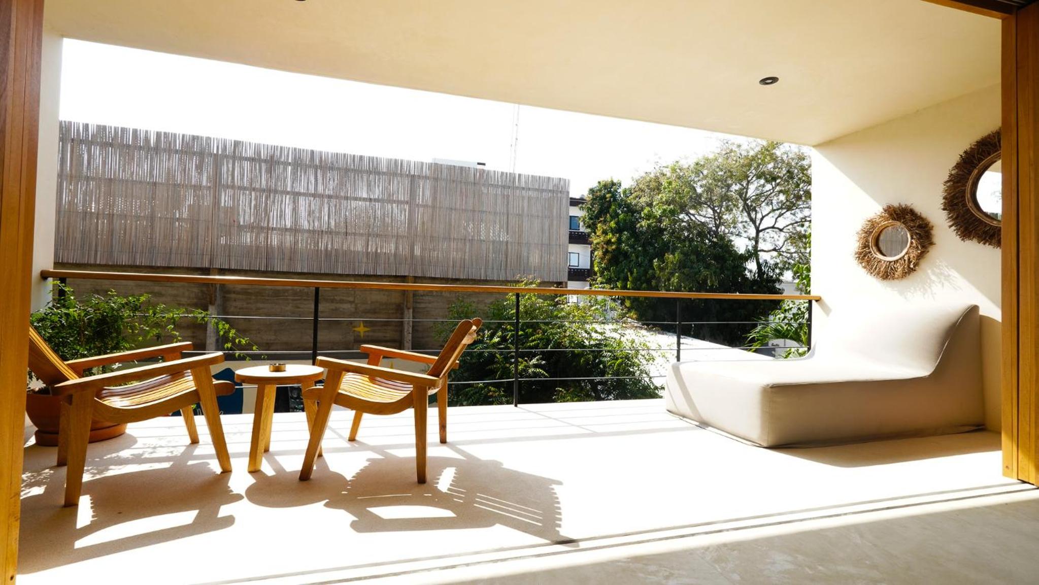 Casa Borka LUXURY FULLY FURNISHED BEACH CONDOS WITH POOL