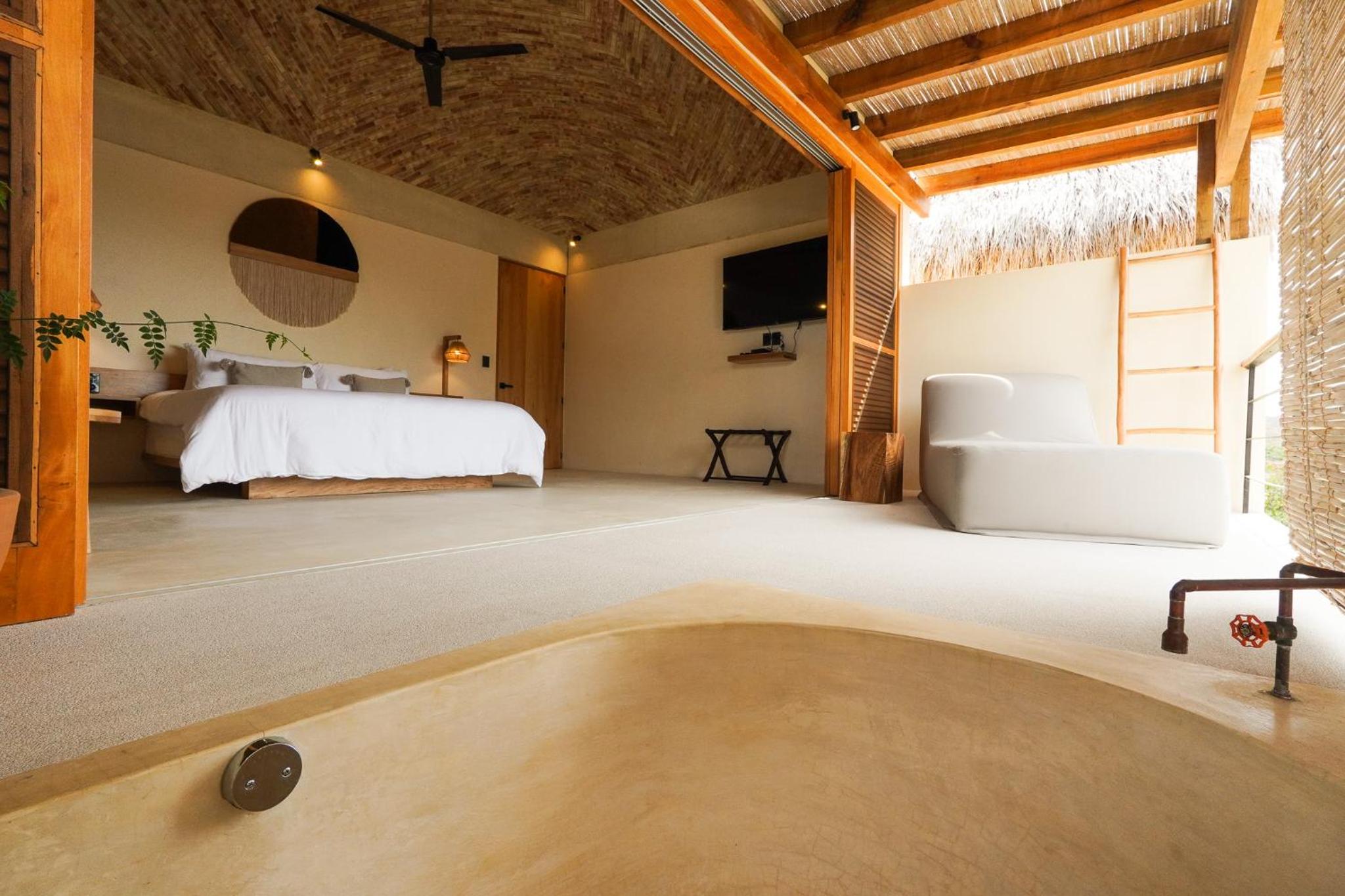 Casa Borka LUXURY FULLY FURNISHED BEACH CONDOS WITH POOL