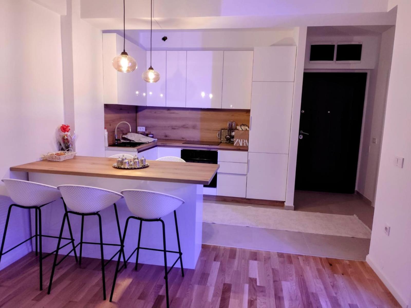 Apartaments E N A east gate living view 2