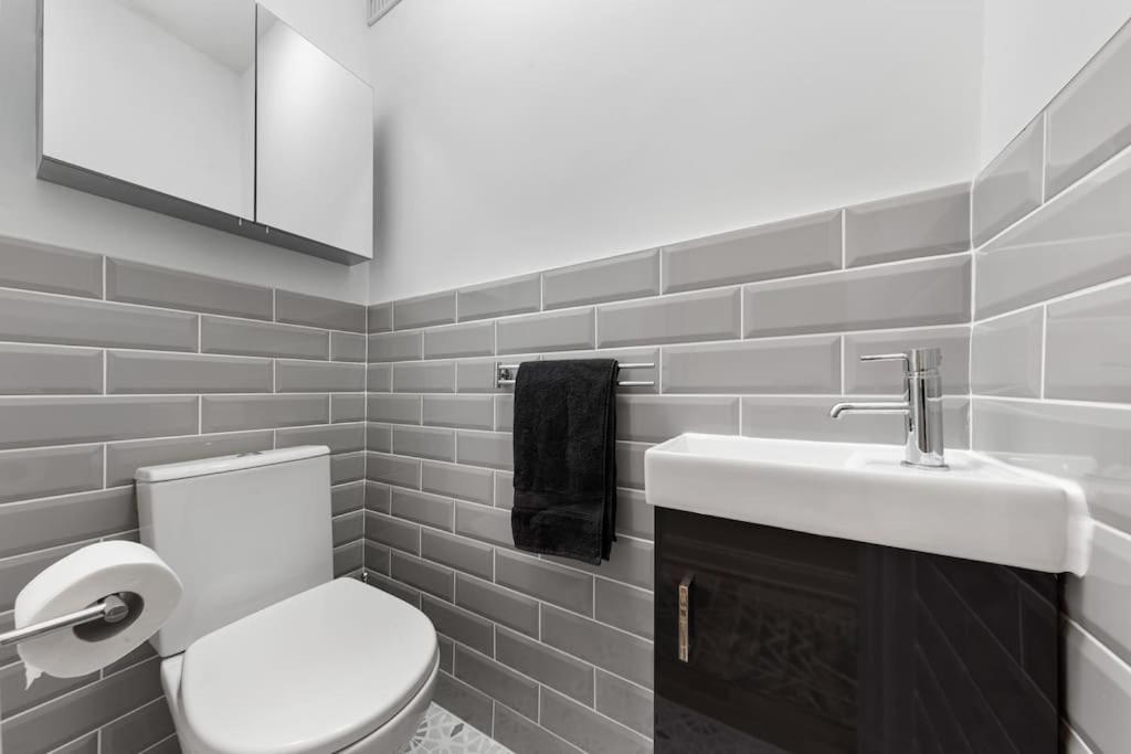 Brand New 3 Bedroom flat in Central London