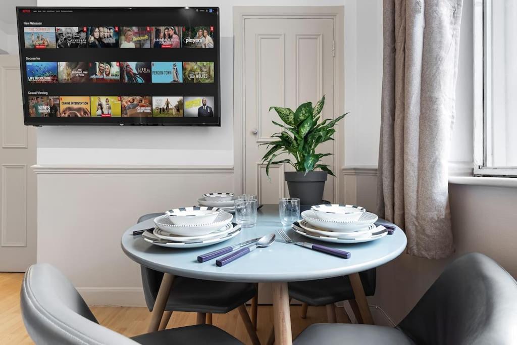 Brand New 3 Bedroom flat in Central London