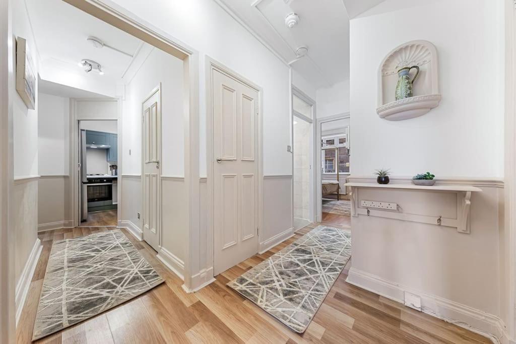 Brand New 3 Bedroom flat in Central London