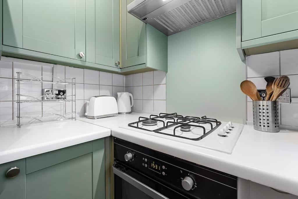 Brand New 3 Bedroom flat in Central London