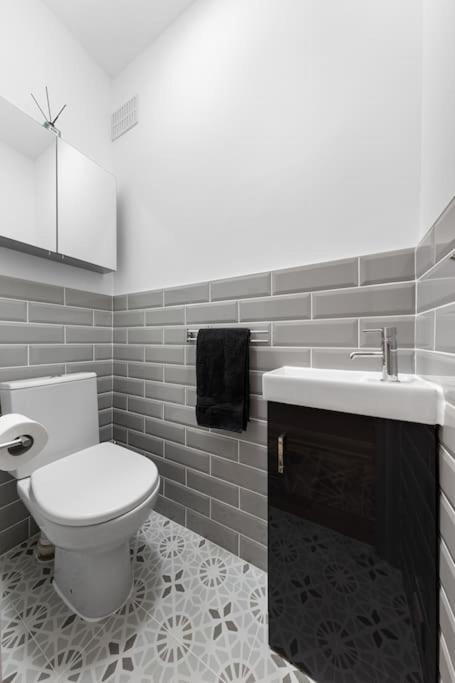 Brand New 3 Bedroom flat in Central London