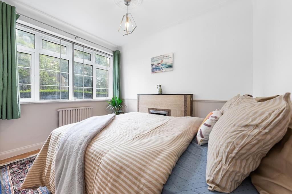 Brand New 3 Bedroom flat in Central London